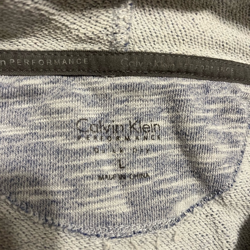 Calvin Klein - Picture 2 of 6
